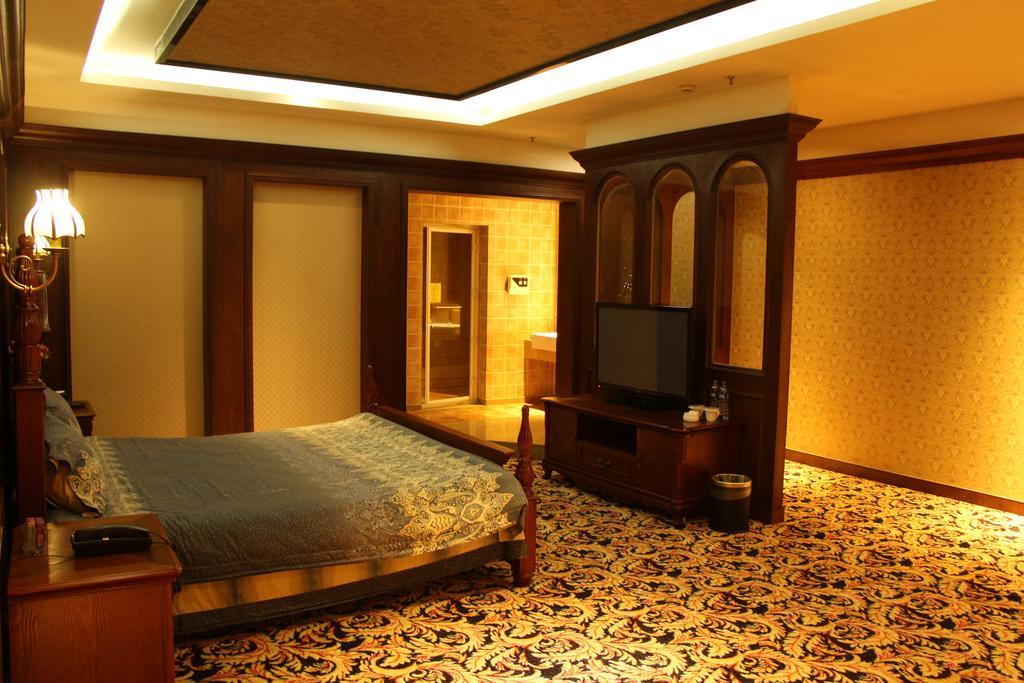 Zhuhai Rongfeng Hotel Exterior photo