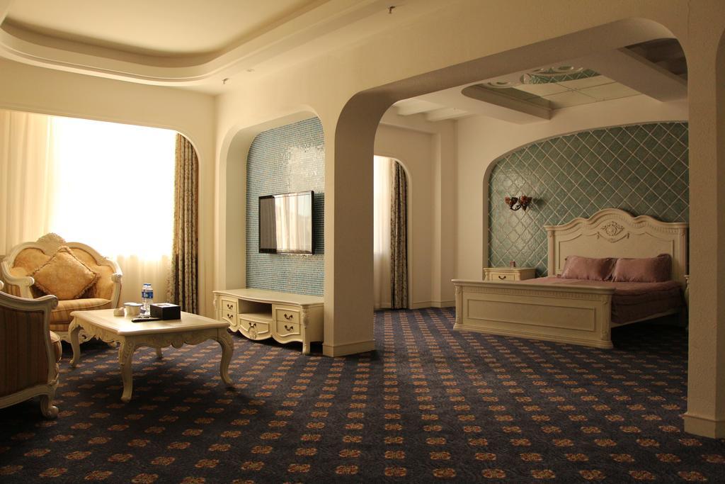 Zhuhai Rongfeng Hotel Exterior photo