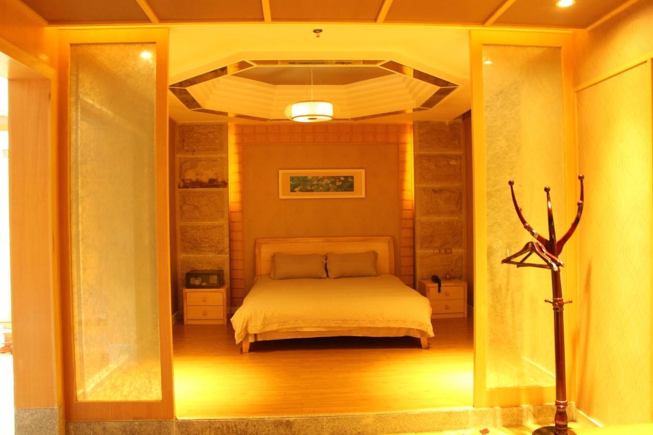 Zhuhai Rongfeng Hotel Exterior photo